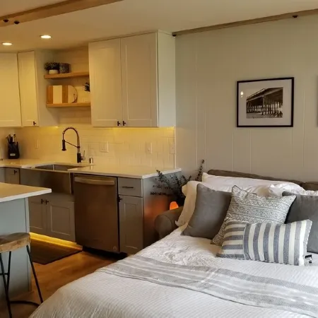 New Remodel! Lakeside Condo w/ Pool, Kayaks, Bikes