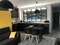 Apartment very well located On mountain view canal with mooring