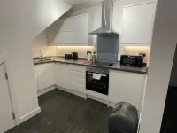 Cozy Ground Floor Flat in Sutton with Parking Space free and Pets Friendly Các khách sạn ở Sutton