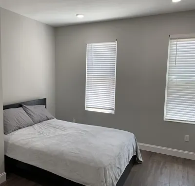 5 bedroom 1 block from beach , Boardwalk & Tropicana Casino,