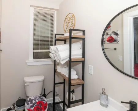 Upscale listing in the Heart of Albany