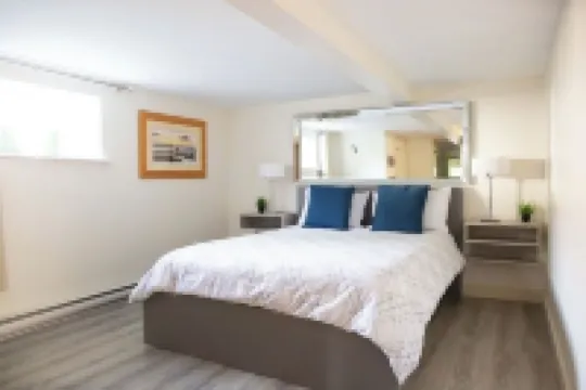 Charming suite at the lake, right in the heart of the village.