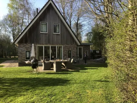 Vacation home with wellness Max 8 persons Отели в г. Боргер-Одорн