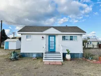 Sleeping Lion Casita in Fort Davis, Texas. Explore The Davis Mountains and area. Hotel a Fort Davis