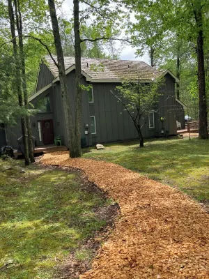 Cozy ski retreat on Jack Frost Mountain- Hotels near The Poconos Farm Market