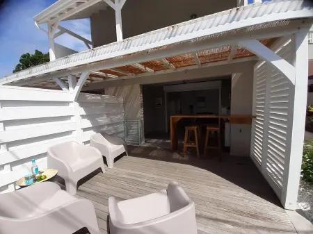 Spacieux t2 a 150 mettre de la plage jardin terrasse cheques ANCV acceptés