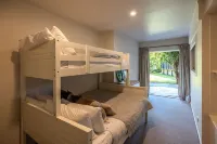 Palm Beach Panorama - perfect family holiday house with spa pool!