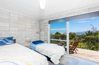 Secluded Haven with Stunning Hokianga Harbour Views Hotels in Omapere