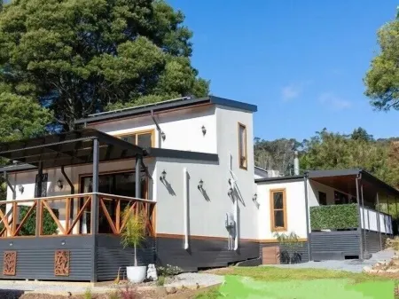 Warburton<br>4 bedroom house near all of Warburton attractions, right on the yarra Отели в г. Уорбертон