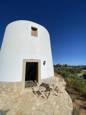 Beautiful mill and views, in the hinterland of the Algarve coast line.<br> Hotels in Pera