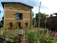 Family-friendly holiday home with a large playroom and garden. Pet-friendly! Hotels in Janowice Wielkie
