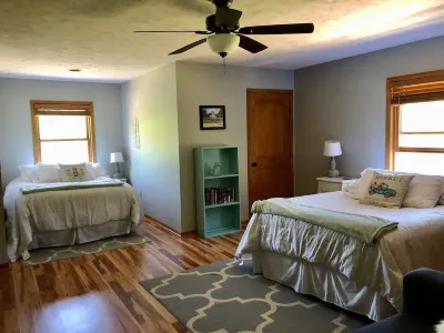 True North Farm- Entire House Sleeps 12-16