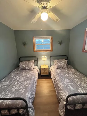 New Romantic Lake House!