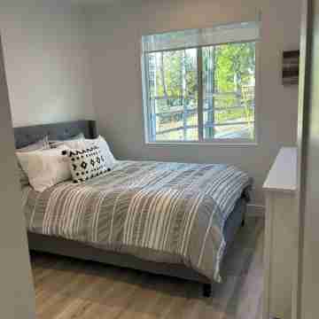 Quiet and private home surrounded by nature Rooms