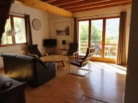Spacious apartment in chalet with a beautiful view! فنادق في Allos