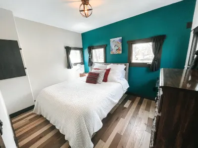 Adorable Cottage on GREAT Fishing Lake