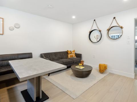 Modern, Bright, Clean 2 Bedroom Suite - Great Location!