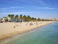 Beachside Bliss: Luxurious 2 Bed, 2 Bath Apartment - Your Coastal Sanctuary