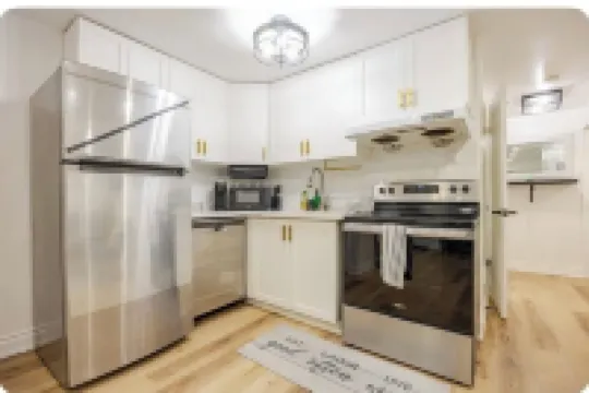 STUNNING & SPACIOUS 1 BEDROOM OASIS