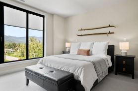 Lakeview condo on Mara Lake with Pool, Boat Slip and Gym