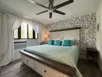 Luxury Beachfront Condo with Pool and Hot Tub Hoteles en 