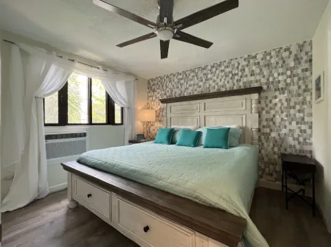 Luxury Beachfront Condo with Pool and Hot Tub