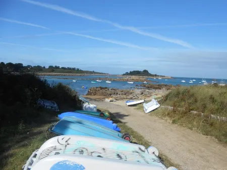 Fisherman's cottage nestled in the rocks of Trégastel, Pink Granite Coast Отели в г. Трегастель