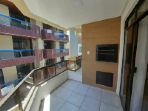 Spacious, airy, well located apartment and walk in the sand