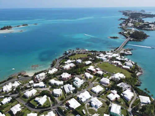 Dreamy studio 30 seconds from the beach, includes kayak and bicycles!