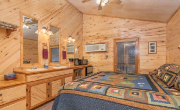 Upper Canyon Inn & Cabins