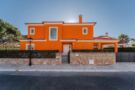 Spacious family Villa with private pool on beach resort Отели рядом с достопримечательностью «Praia D'El Rey Golf Course»