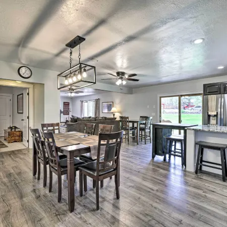 Arcade Games & Great Location! 7Br Cedar City Home