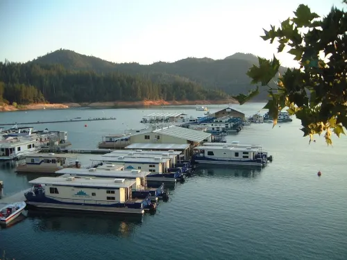 Bridge Bay Lodge at Shasta Lake Hotels in Lakehead