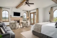 Grand Reserve Inn - parking