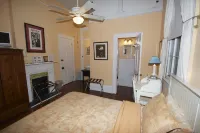 The Burgundy Bed and Breakfast - Bed and Breakfasts