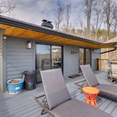 1 Mi to Marina: Cabin w/ Views Near Atwood Lake!