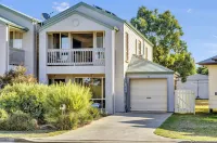 The Lighthouse - Port Willunga - C21 SouthCoast Holidays Hotels in Aldinga Beach