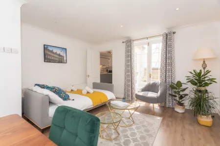 Crescent Mews Отели рядом со станцией Бат-Спа железнодорожная станция