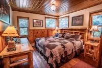 Colorado Bear Creek Cabins Hotels in Evergreen