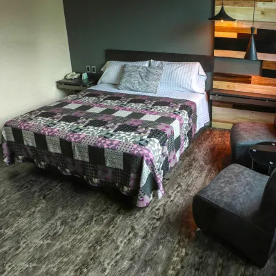 Hotel la Luna โรงแรมใกล้พลาซ่า การิบัลดี