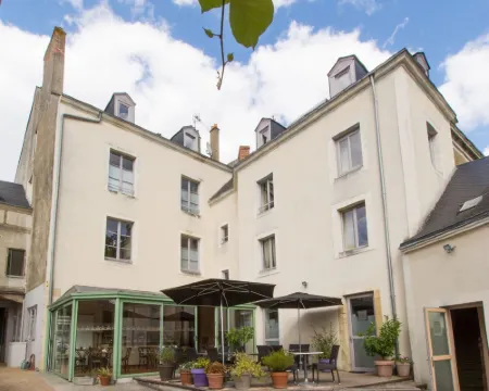 Logis Hôtel le Vert Galant Hotels in La Fleche