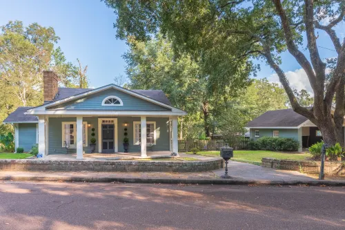 Linden - A Historic Bed and Breakfast - Bed and breakfasts
