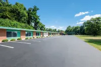 Alpine Motel - Parkplatz