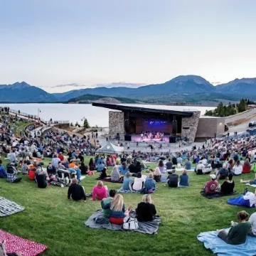 Summit Yacht Club 10: 2