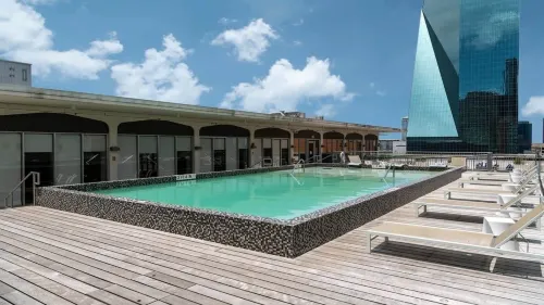 Bold CozySuites w/Pool, Gym, Roof #7