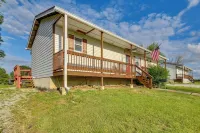1 Mi to Mark Twain Lake: Cabin w/ Community Pool - 3-Star