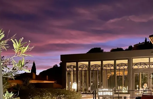 小波希米亞酒店