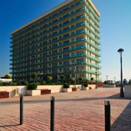 Red Hotel Accommodation Отели рядом с достопримечательностью «Торговый центр Cluj Iulius Mall»
