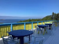 Castle Rock Country Inn Hotels in Victoria County