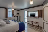 THE CONDESA HOUSE
